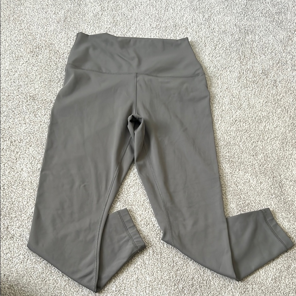 Chic Gray High-Waisted Leggings